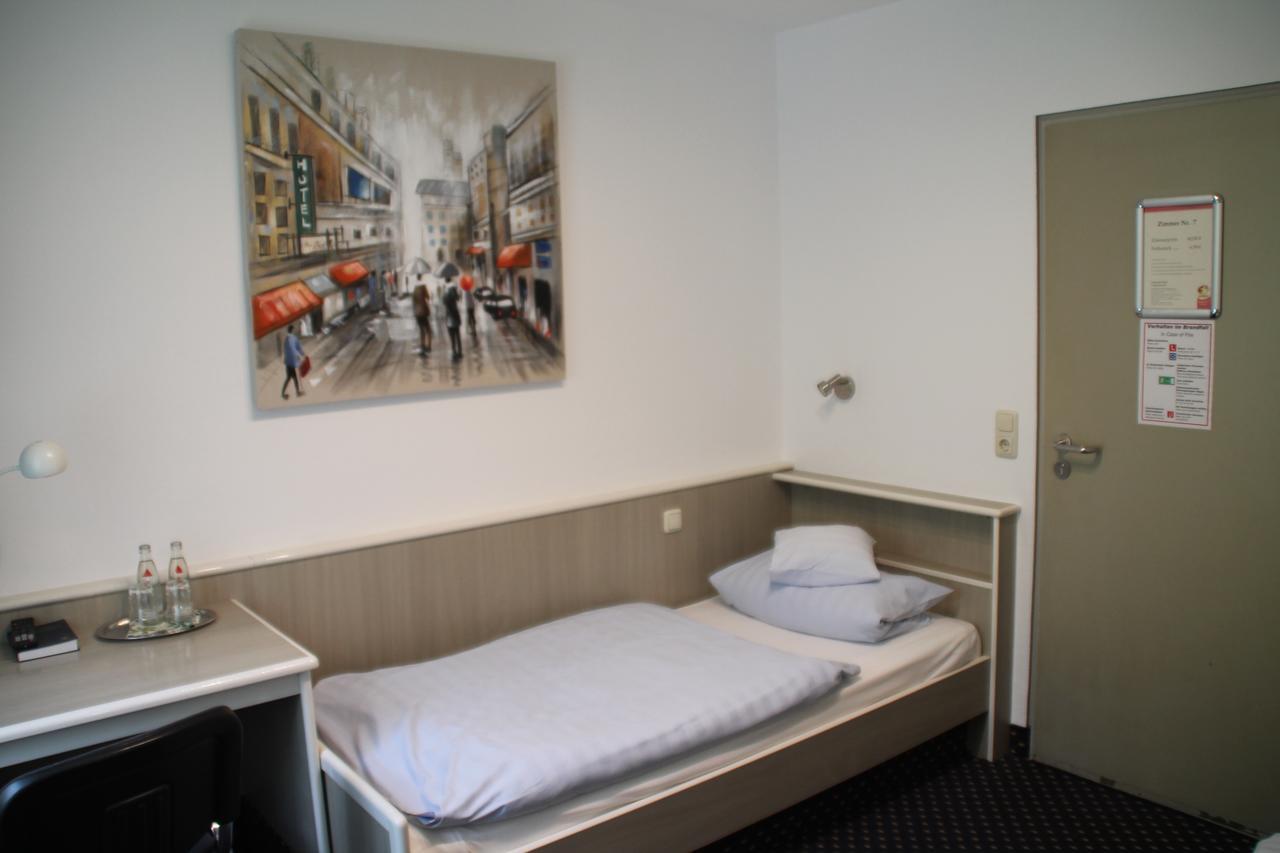 Autobahn Motel Siegerland Ost Зиген Экстерьер фото